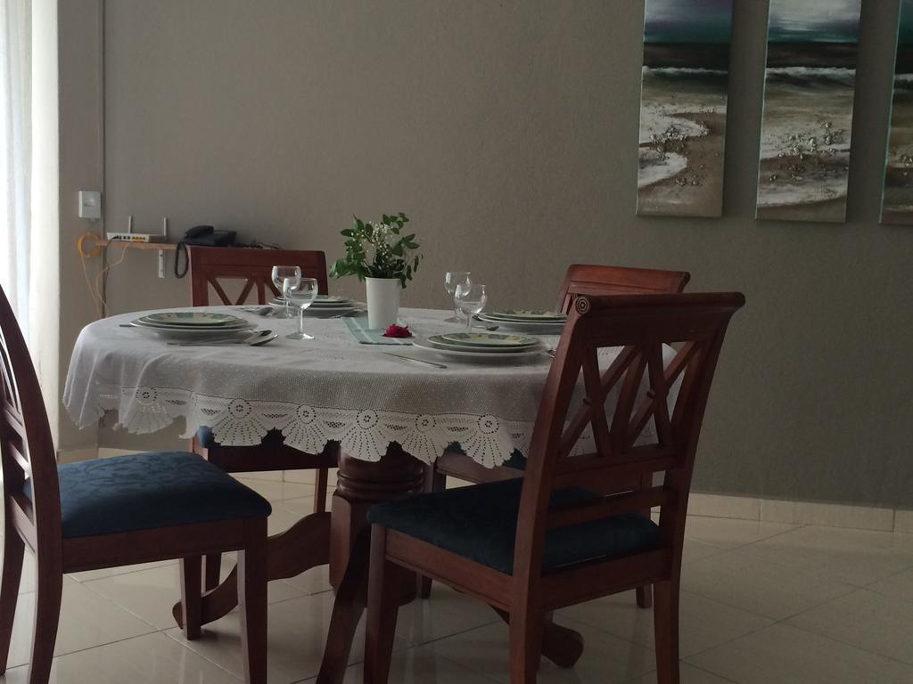 Seaview Holiday Apartments Гранд-Бэй Экстерьер фото