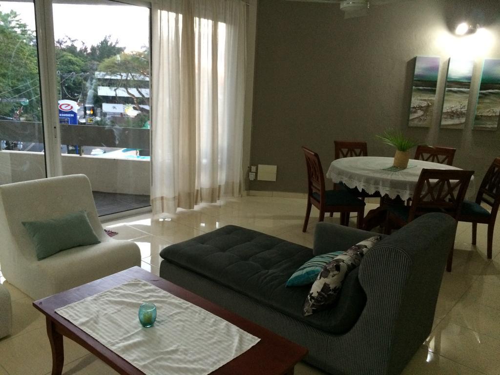 Seaview Holiday Apartments Гранд-Бэй Экстерьер фото